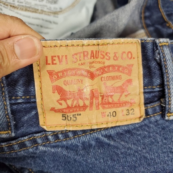 Levi's 505 Denim Medium Wash Blue Jeans Casual Men Pants Size 40x32 - Picture 6 of 7